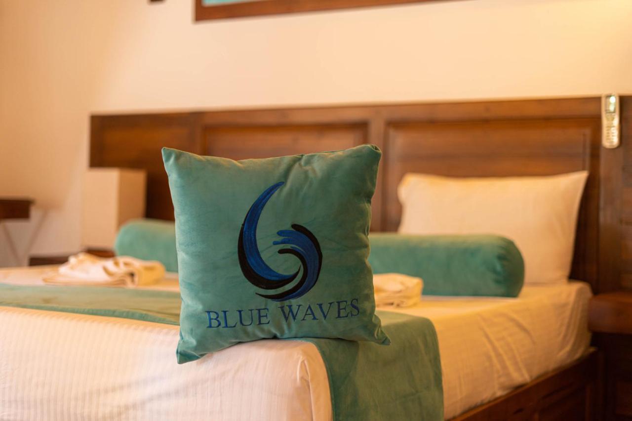 Blue Waves Kite Surfing Beach Resort Kalpitiya Bagian luar foto