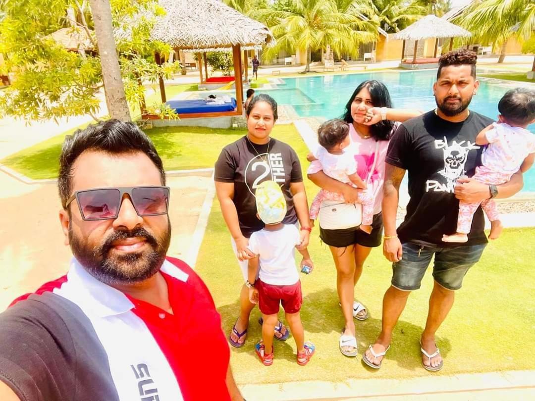 Blue Waves Kite Surfing Beach Resort Kalpitiya Bagian luar foto