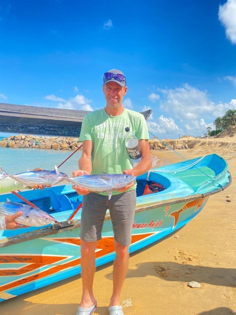 Blue Waves Kite Surfing Beach Resort Kalpitiya Bagian luar foto